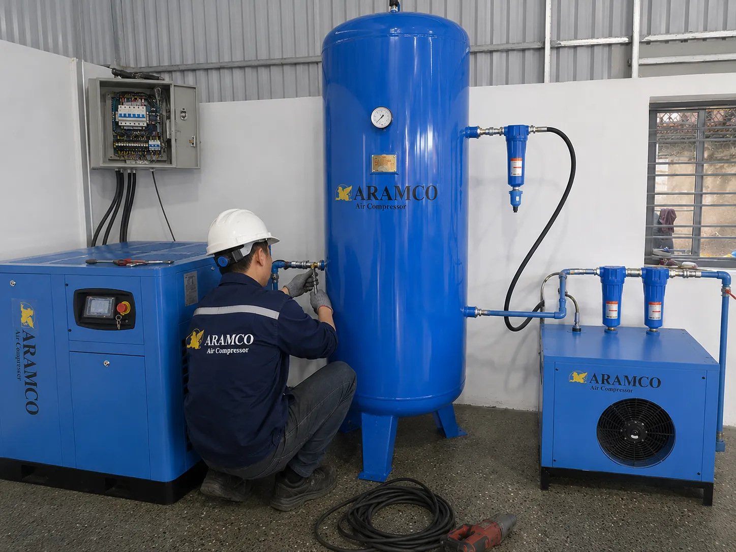 Đội ngũ kỹ thuật ARAMCO thi công hệ thống khí nén theo đúng quy trình.